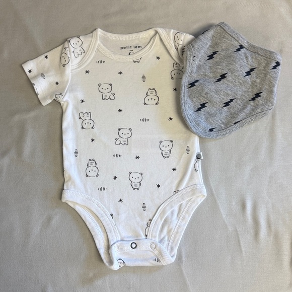 Petit Lem - White Onesie with bib - Picture 1 of 3